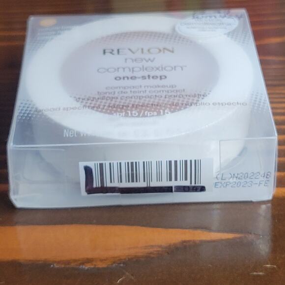 REVLON New Complexion One-Step Compact Makeup SPF 15 NATURAL BEIGE 04✨️NEW✨️ - Picture 7 of 10